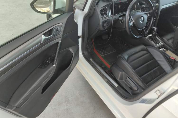 Used Volkswagen Golf New Energy 2018 e-Golf Driver Seat