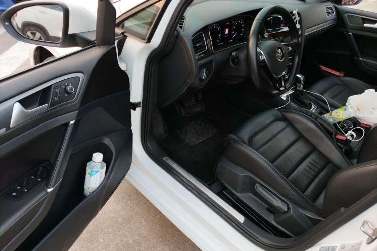 Used Volkswagen Golf New Energy 2018 e-Golf Driver Seat