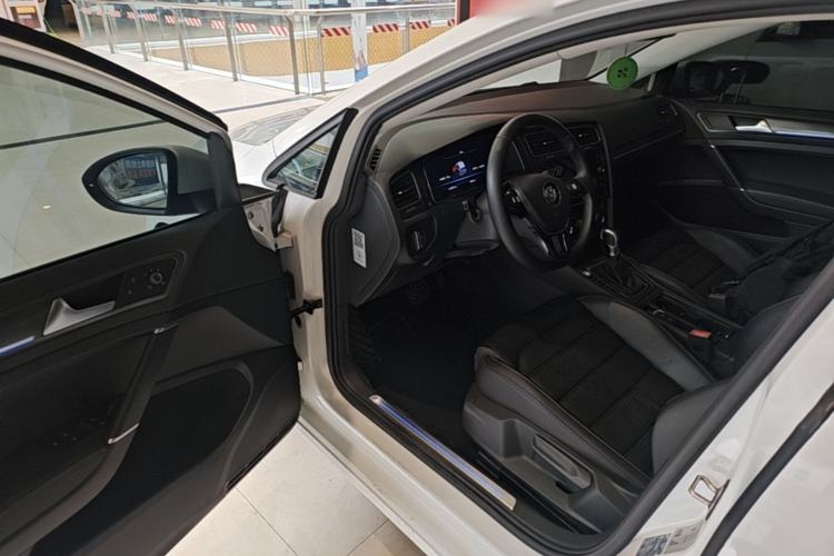 Used Volkswagen Golf New Energy 2018 e-Golf Driver Seat