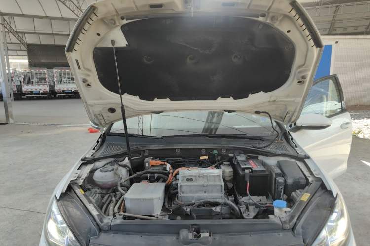 Used Volkswagen Golf New Energy 2018 e-Golf Engine Bay