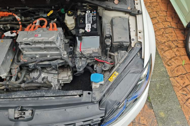 Used Volkswagen Golf New Energy 2018 e-Golf Engine Bay Left