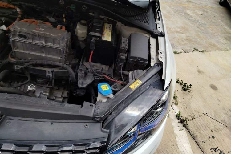 Used Volkswagen Golf New Energy 2018 e-Golf Engine Bay Left