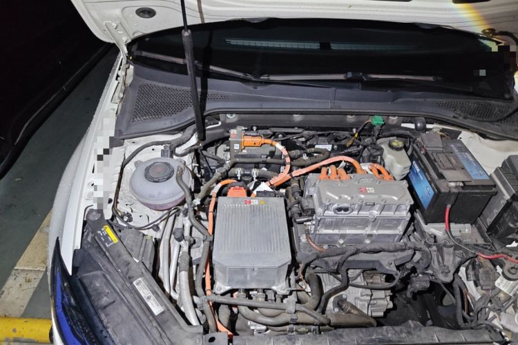 Used Volkswagen Golf New Energy 2018 e-Golf Engine Bay Right