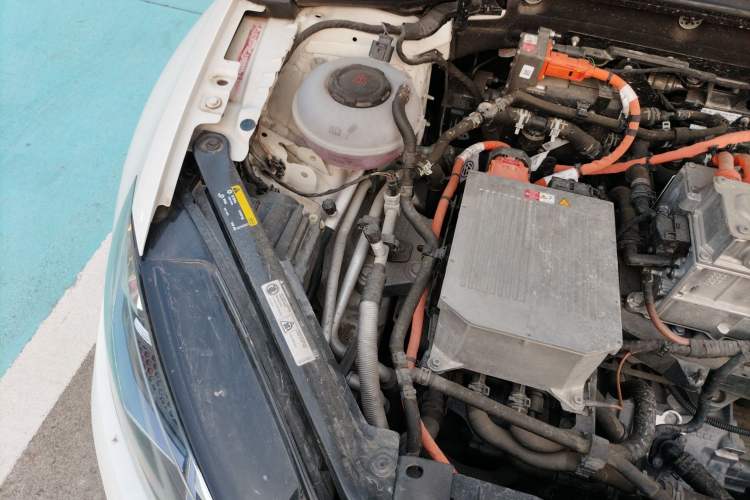 Used Volkswagen Golf New Energy 2018 e-Golf Engine Bay Right