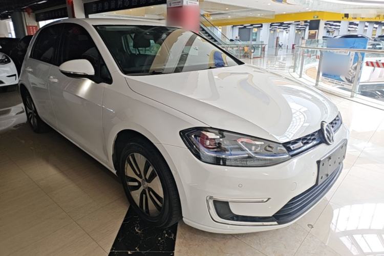 Used Volkswagen Golf New Energy 2018 e-Golf Front Right 45 Deg