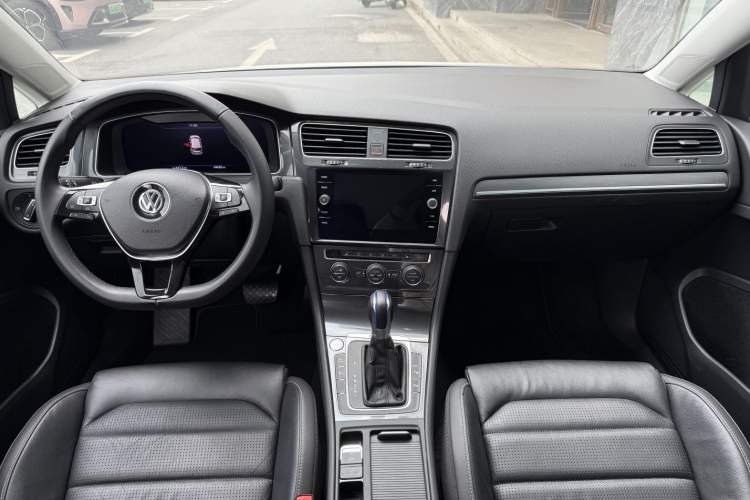 Used Volkswagen Golf New Energy 2018 e-Golf Interior 1
