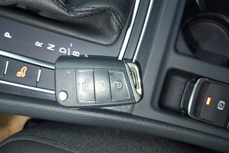 Used Volkswagen Golf New Energy 2018 e-Golf Interior 1