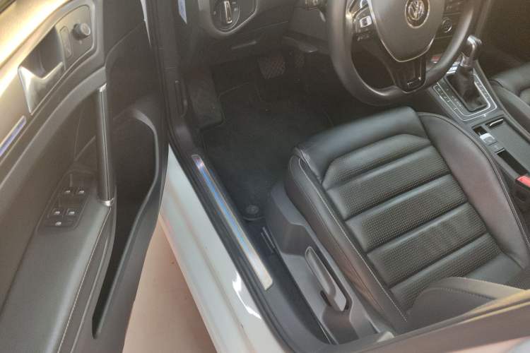 Used Volkswagen Golf New Energy 2018 e-Golf Interior 2