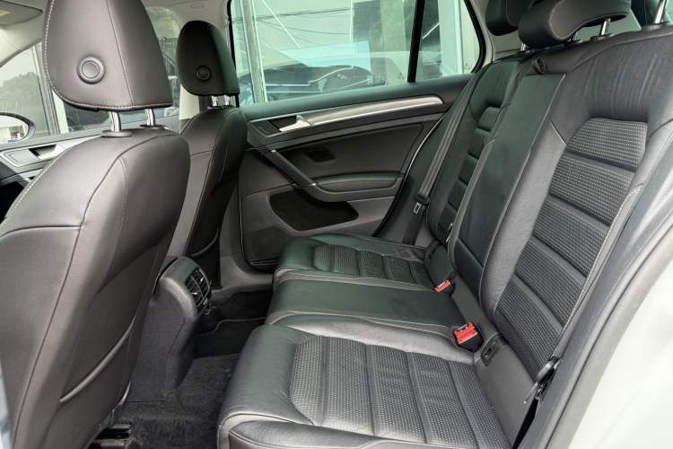 Used Volkswagen Golf New Energy 2018 e-Golf Interior 3