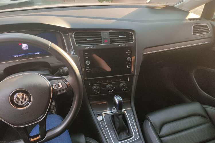 Used Volkswagen Golf New Energy 2018 e-Golf Interior 3