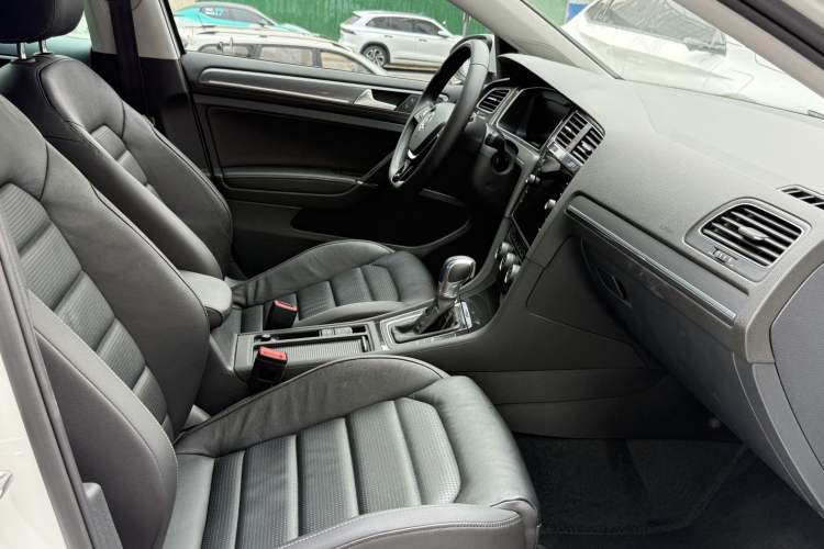Used Volkswagen Golf New Energy 2018 e-Golf Interior 4