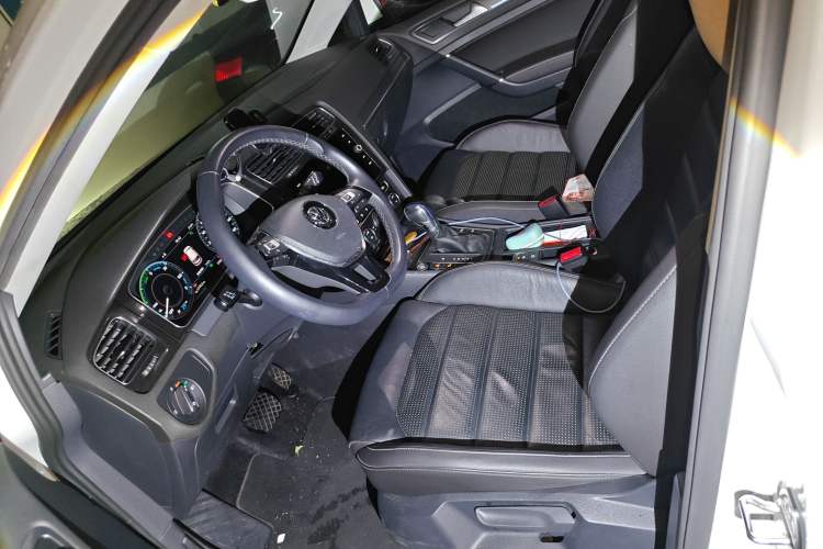 Used Volkswagen Golf New Energy 2018 e-Golf Left Front Seat