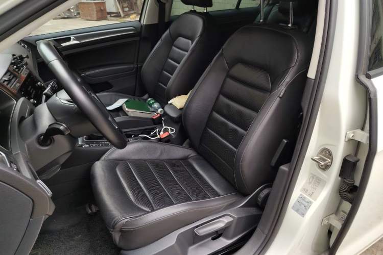 Used Volkswagen Golf New Energy 2018 e-Golf Left Front Seat