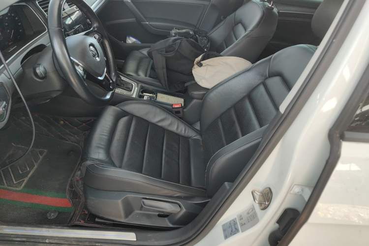 Used Volkswagen Golf New Energy 2018 e-Golf Left Front Seat