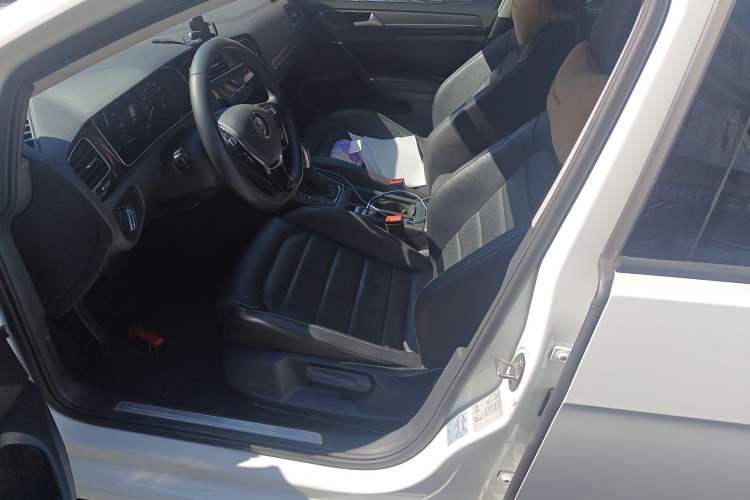 Used Volkswagen Golf New Energy 2018 e-Golf Left Front Seat