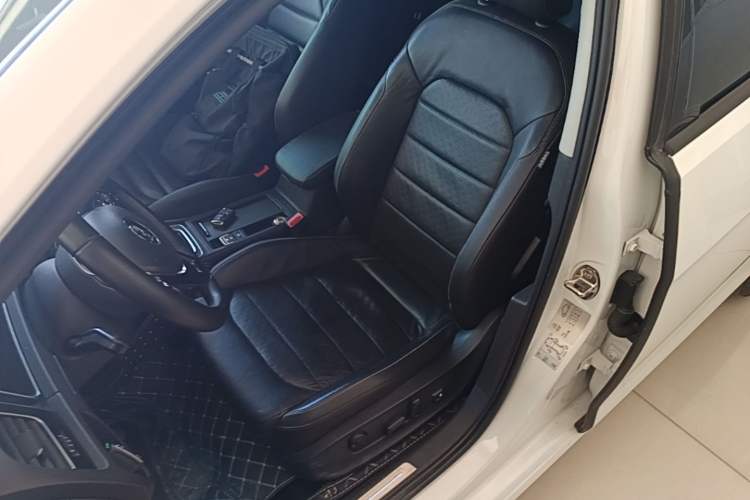 Used Volkswagen Golf New Energy 2018 e-Golf Left Front Seat