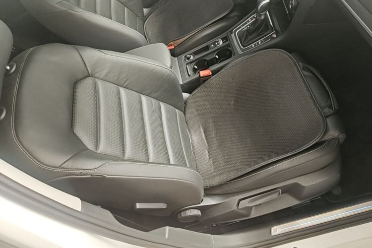 Used Volkswagen Golf New Energy 2018 e-Golf Right Front Seat