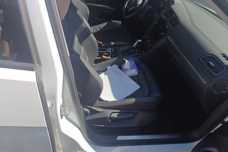 Used Volkswagen Golf New Energy 2018 e-Golf Right Front Seat