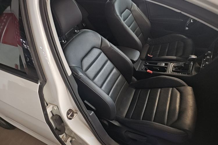 Used Volkswagen Golf New Energy 2018 e-Golf Right Front Seat