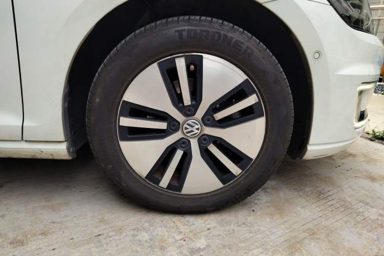 Used Volkswagen Golf New Energy 2018 e-Golf Right Front Wheel Hub