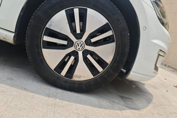 Used Volkswagen Golf New Energy 2018 e-Golf Right Front Wheel Hub