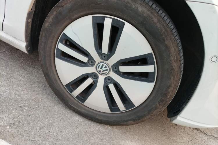 Used Volkswagen Golf New Energy 2018 e-Golf Right Front Wheel Hub