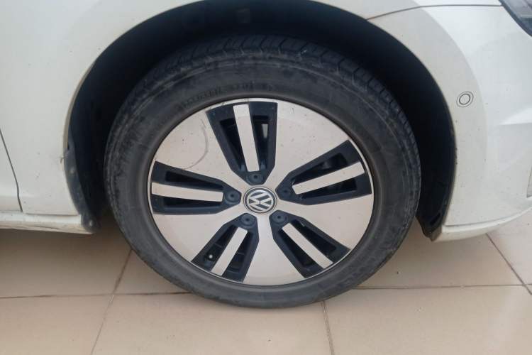 Used Volkswagen Golf New Energy 2018 e-Golf Right Front Wheel Hub