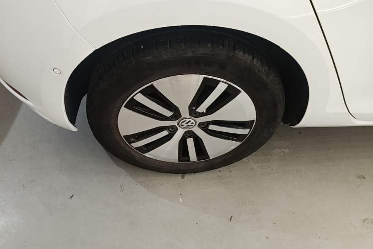 Used Volkswagen Golf New Energy 2018 e-Golf Right Rear Wheel Hub