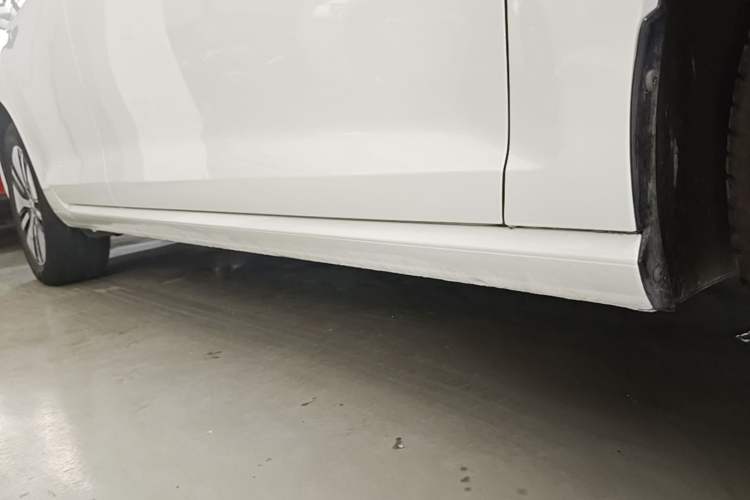 Used Volkswagen Golf New Energy 2018 e-Golf Right Side Sill