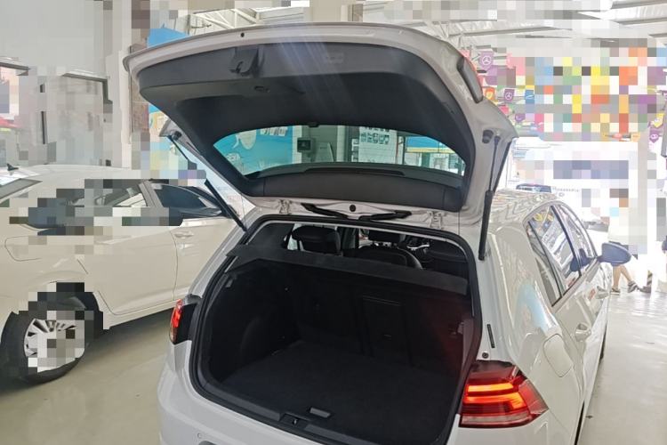 Used Volkswagen Golf New Energy 2018 e-Golf Trunk