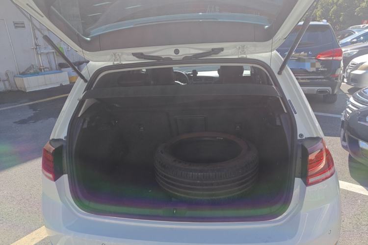 Used Volkswagen Golf New Energy 2018 e-Golf Trunk