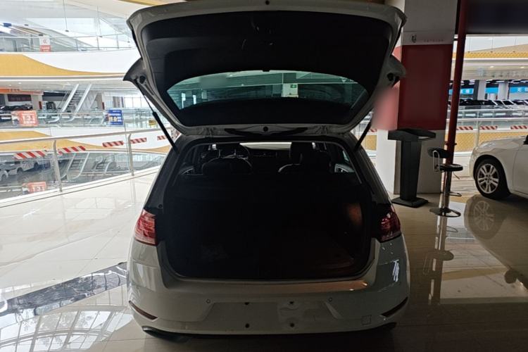 Used Volkswagen Golf New Energy 2018 e-Golf Trunk