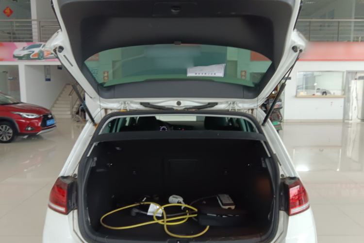 Used Volkswagen Golf New Energy 2018 e-Golf Trunk