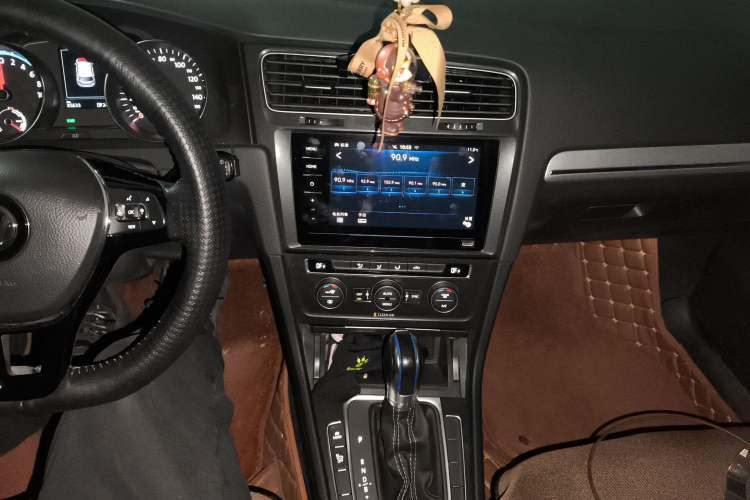 Used Volkswagen Golf Pure Electric 2020 Chari Audio And AC Panel