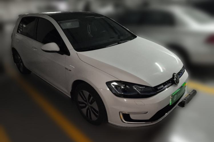 Used Volkswagen Golf Pure Electric 2020 Chari Front Right 45 Deg