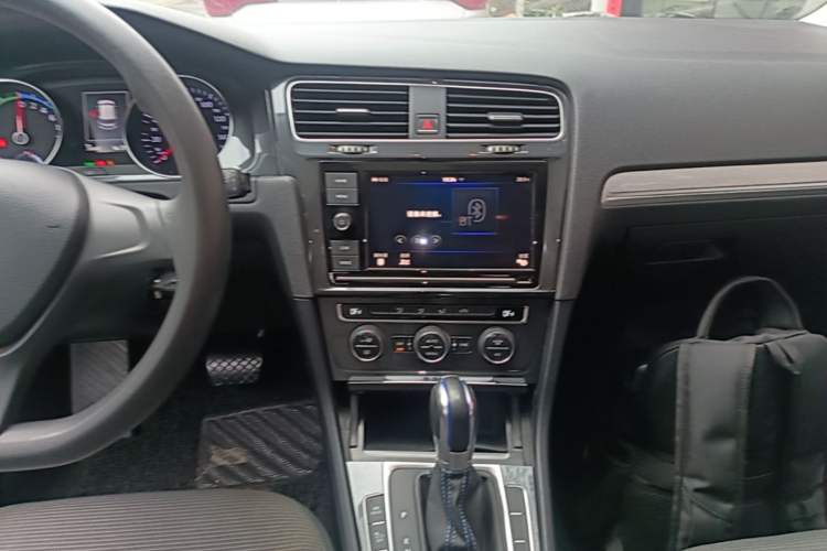 Used Volkswagen Golf Pure Electric 2020 Chari Audio And AC Panel