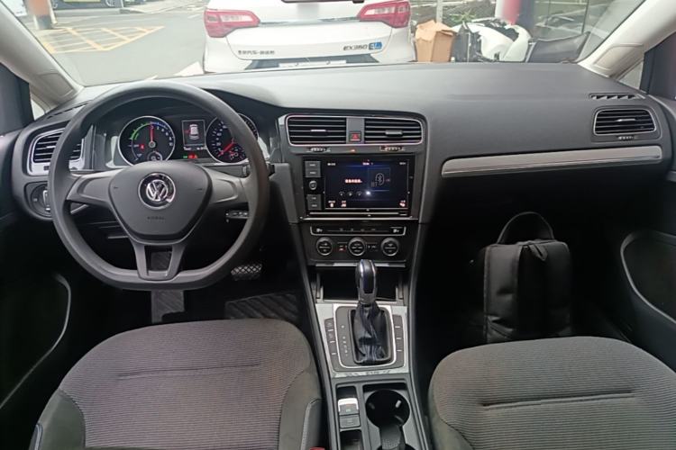 Used Volkswagen Golf Pure Electric 2020 Chari Center Console