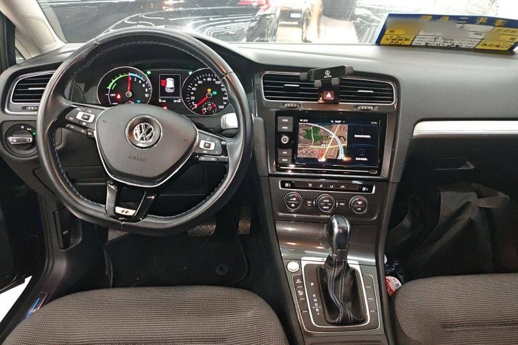 Used Volkswagen Golf Pure Electric 2020 Chari Center Console