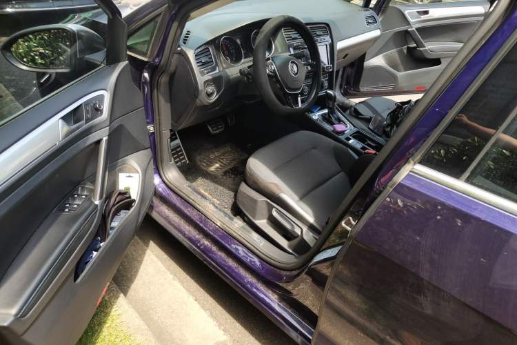 Used Volkswagen Golf Pure Electric 2020 Chari Driver Seat