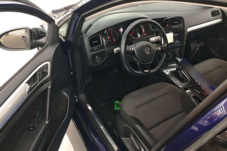 Used Volkswagen Golf Pure Electric 2020 Chari Driver Seat