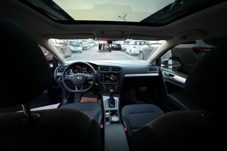 Used Volkswagen Golf Pure Electric 2020 Chari Exterior 3