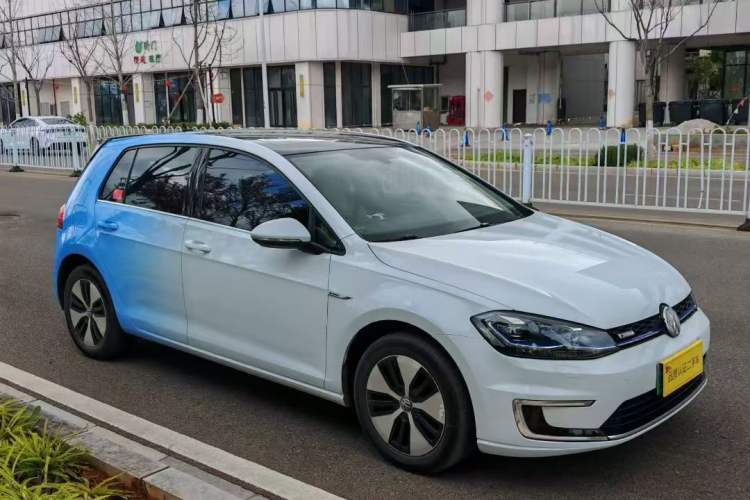 Used Volkswagen Golf Pure Electric 2020 Chari Exterior 4