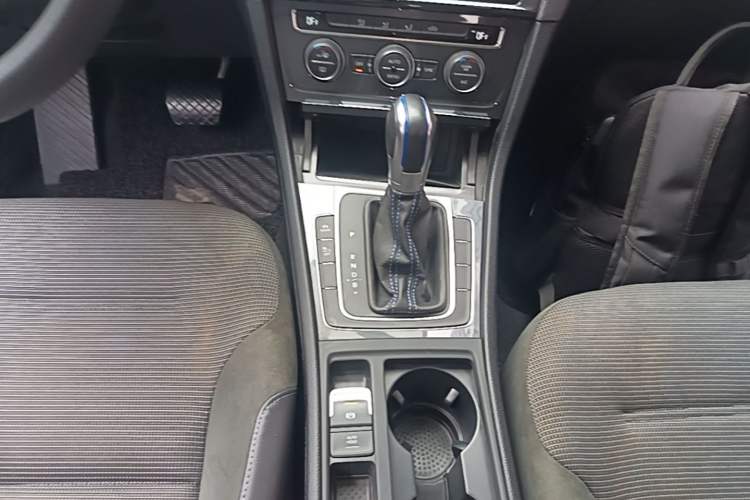 Used Volkswagen Golf Pure Electric 2020 Chari Gear Lever