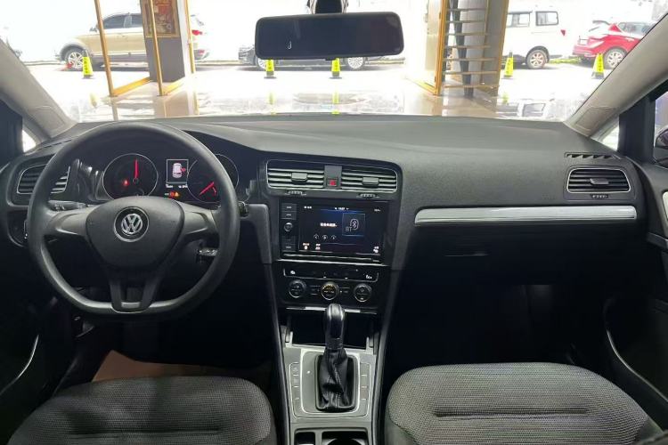 Used Volkswagen Golf Pure Electric 2020 Chari Interior 2