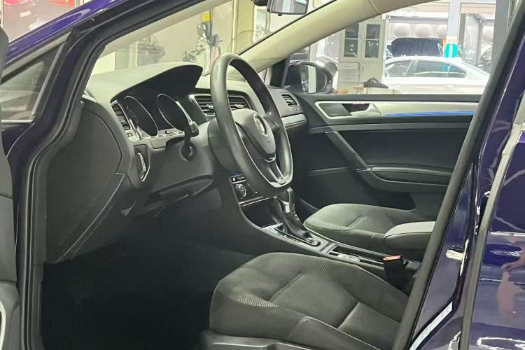 Used Volkswagen Golf Pure Electric 2020 Chari Interior 3