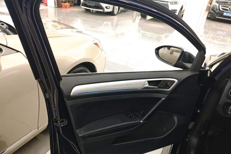Used Volkswagen Golf Pure Electric 2020 Chari Left Front Door Interior