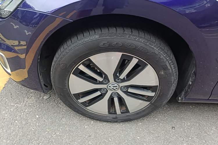 Used Volkswagen Golf Pure Electric 2020 Chari Left Front Wheel Hub