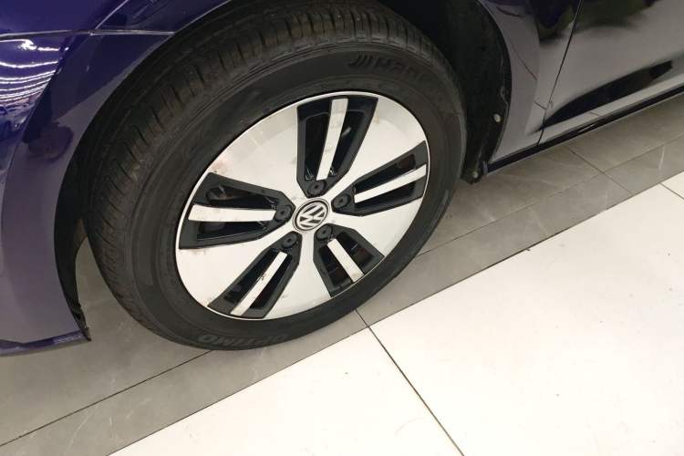 Used Volkswagen Golf Pure Electric 2020 Chari Left Front Wheel Hub