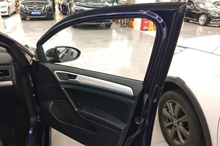 Used Volkswagen Golf Pure Electric 2020 Chari Right Front Door Interior