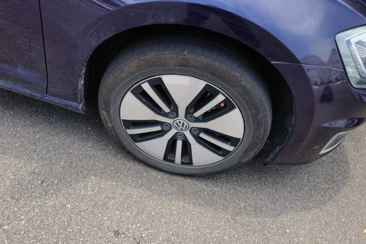 Used Volkswagen Golf Pure Electric 2020 Chari Right Front Wheel Hub